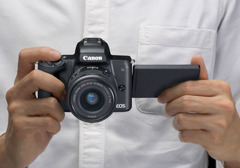 Máy ảnh Canon EOS M50 được trang bị chống rung điện tử 5 trục kết hợp với chống rung IS