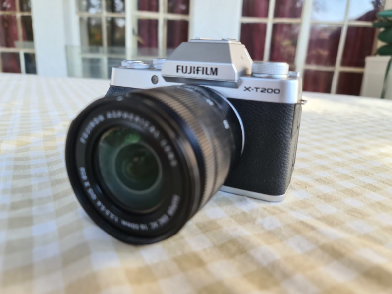 Những yếu tố kỹ thuật bên trong của máy ảnh Fujifilm X-T200